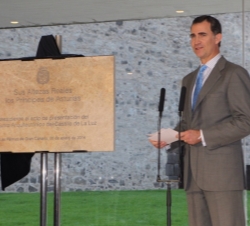 Su Alteza Real el Príncipe de Asturias durante su breve intervención, tras descubrir una placa conmemorativa